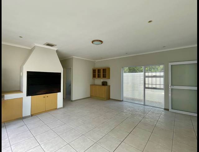 4 BEDROOM HOUSE FOR SALE IN MIDDEDORP